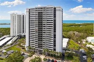 5601 Turtle Bay Dr, Naples, FL 34108 - Photo 4