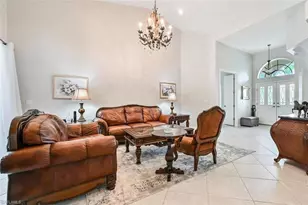 6545 Chestnut Cir, Naples, FL 34109 - Photo 6