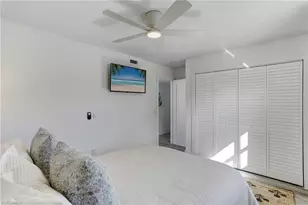 10842 Vanderbilt Dr, Naples, FL 34108 - Photo 14