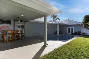 10842 Vanderbilt Dr, Naples, FL 34108 - Photo 22