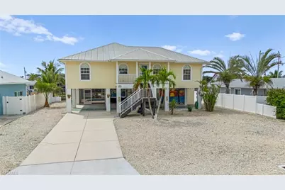 320 Madison Ct, Fort Myers Beach, FL 33931 - Photo 2