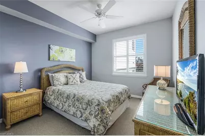 460 Launch Cir #401, Naples, FL 34108 - Photo 12