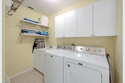 460 Launch Cir #301, Naples, FL 34108 - Photo 16