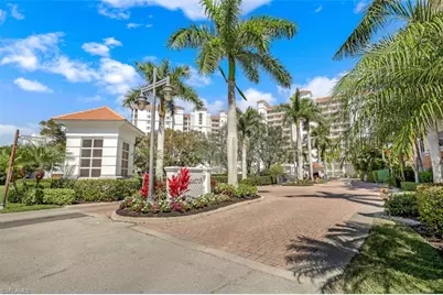 460 Launch Cir #403, Naples, FL 34108 - Photo 2
