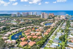592 Beachwalk Cir, Naples, FL 34108 - Photo 20