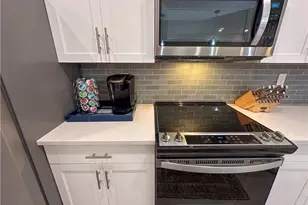 250 Indies Dr, Naples, FL 34114 - Photo 16