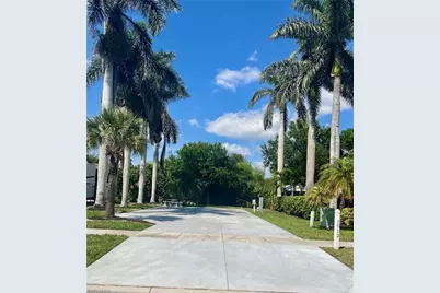 1012 Diamond Lake Cir S, Naples, FL 34114 - Photo 2