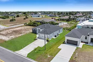 4220 Jacaranda Pkwy W, Cape Coral, FL 33993 - Photo 44