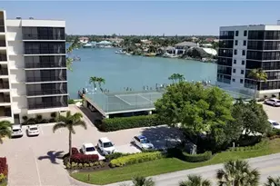 10475 Gulf Shore Dr, Naples, FL 34108 - Photo 4