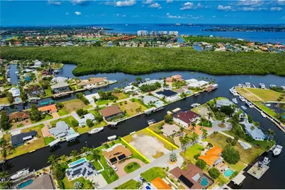 122 Placid Dr, Fort Myers, FL 33919 - Photo 4