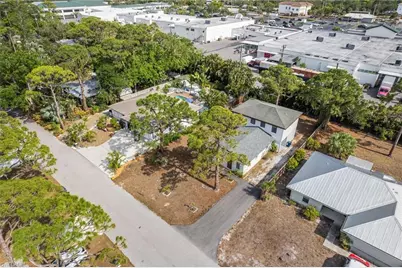 9025 Somerset Ln, Bonita Springs, FL 34135 - Photo 36