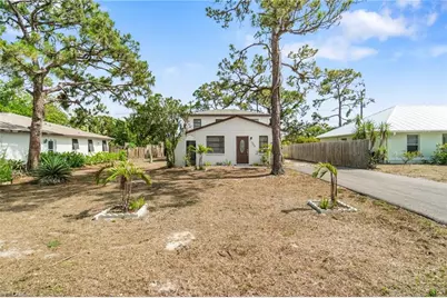 9025 Somerset Ln, Bonita Springs, FL 34135 - Photo 2