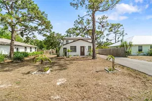 9025 Somerset Ln, Bonita Springs, FL 34135 - Photo 2