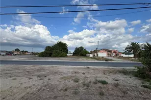 1526 NE 13th Ave, Cape Coral, FL 33909 - Photo 4