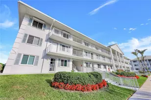 10684 Gulf Shore Dr, Naples, FL 34108 - Photo 20
