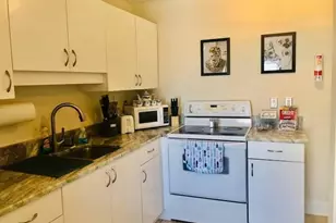 1726 Bikini Ct, Cape Coral, FL 33904 - Photo 6