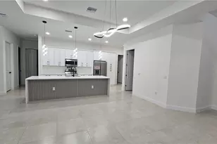 812 Hibiscus Ave, Lehigh Acres, FL 33972 - Photo 8