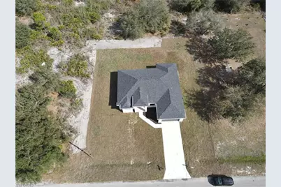 812 Hibiscus Ave, Lehigh Acres, FL 33972 - Photo 4