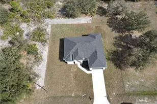 812 Hibiscus Ave, Lehigh Acres, FL 33972 - Photo 4