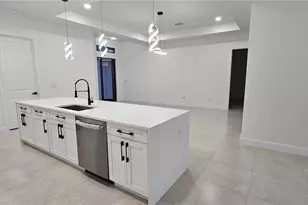 812 Hibiscus Ave, Lehigh Acres, FL 33972 - Photo 6