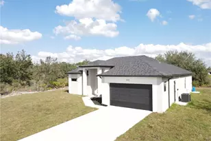 812 Hibiscus Ave, Lehigh Acres, FL 33972 - Photo 2