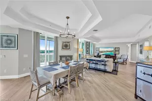 295 Grande Way, Naples, FL 34110 - Photo 8