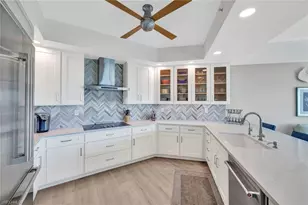 295 Grande Way, Naples, FL 34110 - Photo 10