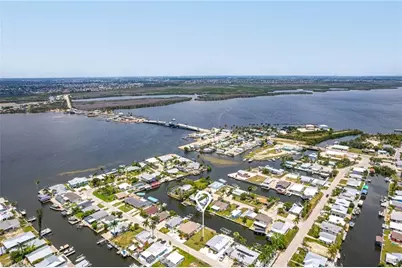 2609 Bayshore Dr, Matlacha, FL 33993 - Photo 2