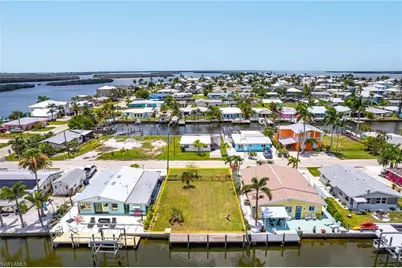 2609 Bayshore Dr, Matlacha, FL 33993 - Photo 12