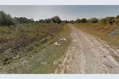 712 Ledge St, Lehigh Acres, FL 33972 - Photo 2