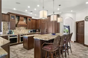 842 Miramar Ct, Cape Coral, FL 33904 - Photo 8