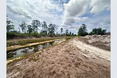 1033 Joponica Ave S, Lehigh Acres, FL 33974 - Photo 4