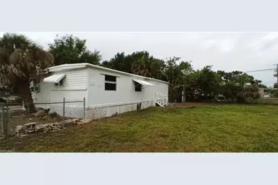 771 Avenue E NW, Moore Haven, FL 33471 - Photo 4