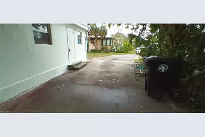 771 Avenue E NW, Moore Haven, FL 33471 - Photo 8