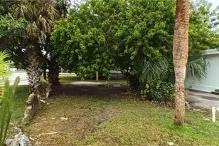 771 Ave E NW, Moore Haven, FL 33471 - Photo 2