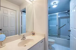 208 Furse Lakes Cir, Naples, FL 34104 - Photo 4