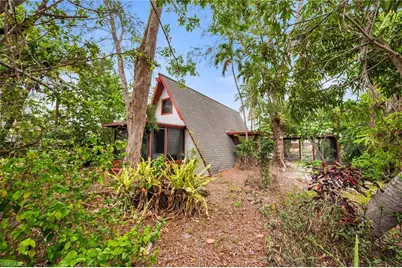 3261 Lakeview Dr, Naples, FL 34112 - Photo 8