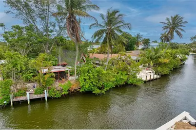 3261 Lakeview Dr, Naples, FL 34112 - Photo 18