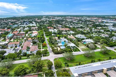 1155 6th St S, Naples, FL 34102 - Photo 32