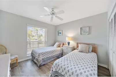 822 Gulf Pavillion Dr #202, Naples, FL 34108 - Photo 16