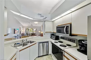 822 Gulf Pavillion Dr, Naples, FL 34108 - Photo 10