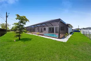 835 NE 7th Ave, Cape Coral, FL 33909 - Photo 8