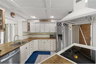 3275 Boca Ciega Dr, Naples, FL 34112 - Photo 4