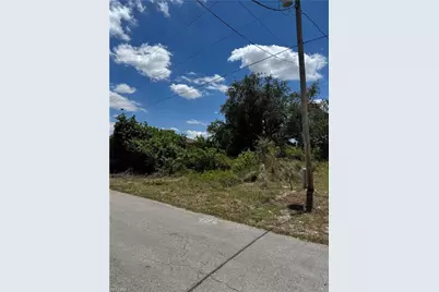 870 Chantilly St E, Lehigh Acres, FL 33974 - Photo 8