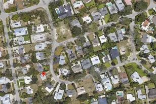 895 11th St N, Naples, FL 34102 - Photo 10