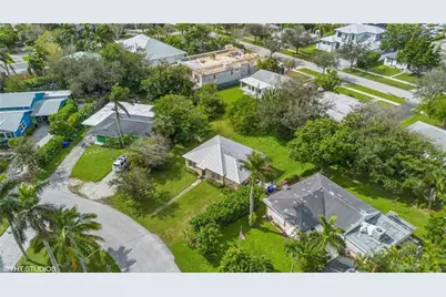 895 11th St N, Naples, FL 34102 - Photo 6