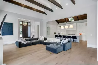 541 Whispering Pine Ct, Naples, FL 34103 - Photo 10