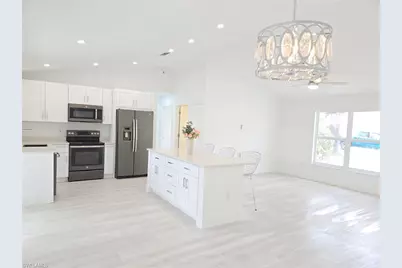 687 Grove Dr, Naples, FL 34120 - Photo 4