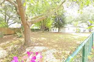 687 Grove Dr, Naples, FL 34120 - Photo 42