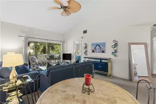 664 Wiggins Bay Dr, Naples, FL 34110 - Photo 6
